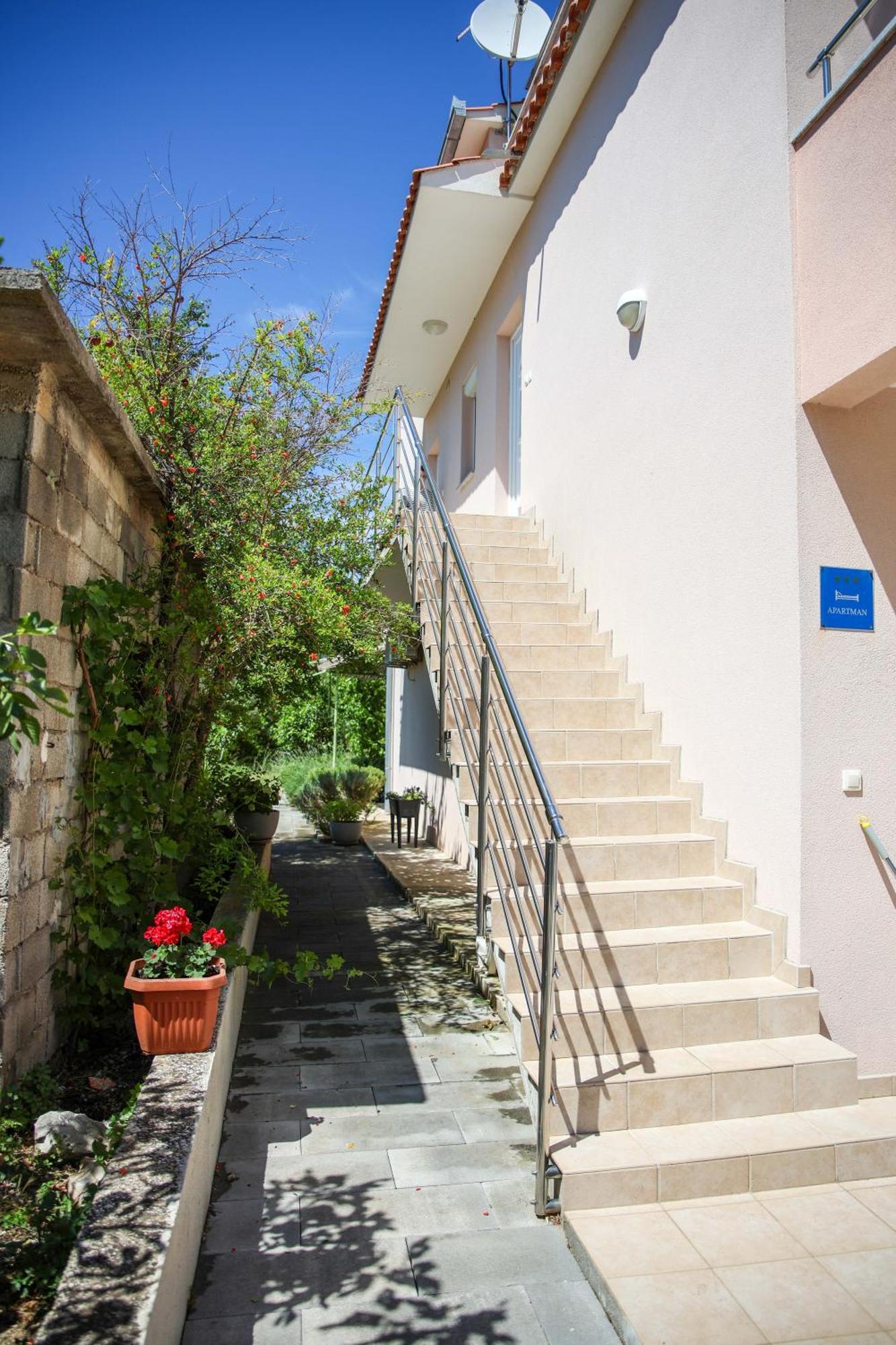Apartments Maris Vinišće Exterior foto
