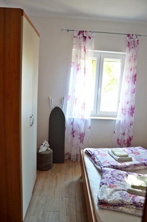 Apartments Maris Vinišće Exterior foto